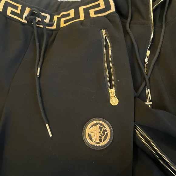 Preowned Versace Black Hoodie with Gold Tracksuit XXL fits like a large 🇮🇹🇮🇹🇮🇹 - Picture 9 of 13